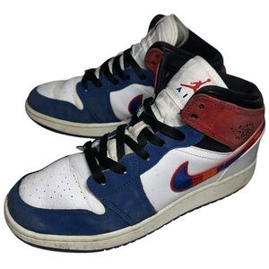 Nike Boys Size 5.5 Red White Blue Air Jordan 1 Mid SE Basketball Shoes Sneakers